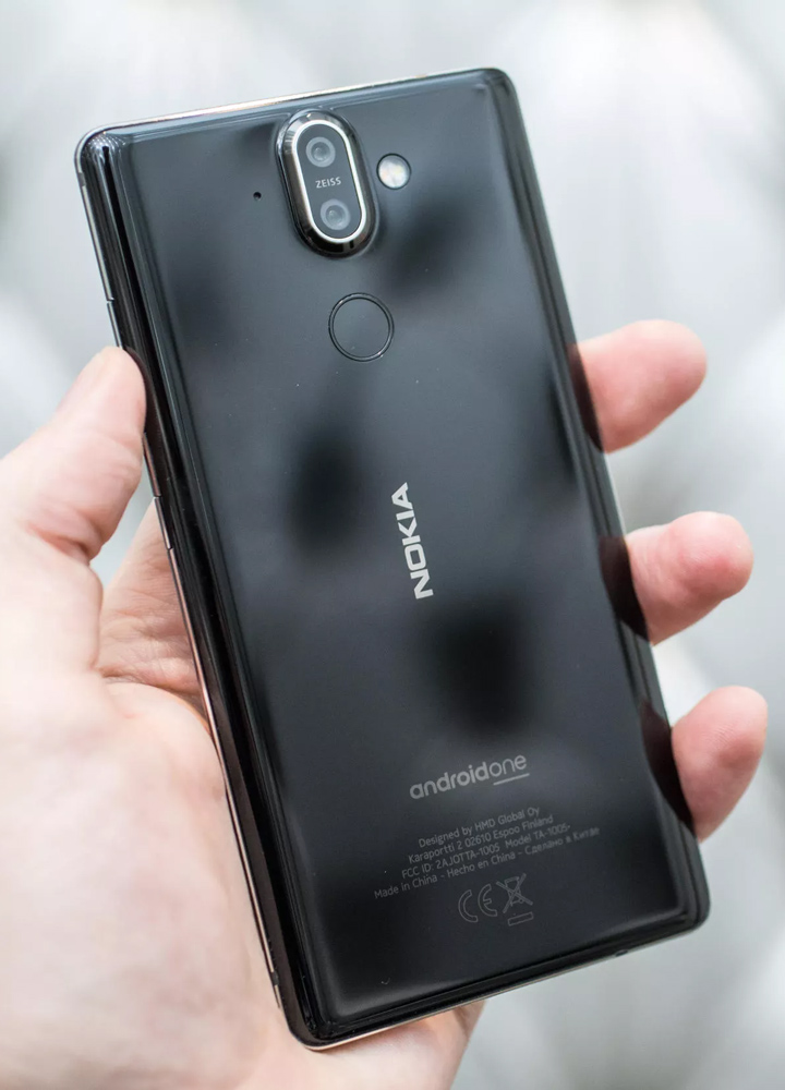 Nokia 8 Sirocco thumbnail